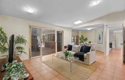 15 Vanderbilt Street, Eight Mile Plains, Qld 4113