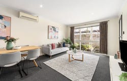 2/10 Rugby Road, Hughesdale, Vic 3166