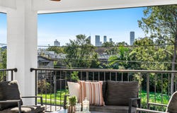 8 Salisbury Street, Coorparoo, Qld 4151
