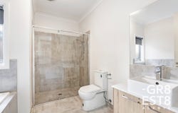 60 Walhallow Drive, Clyde North, Vic 3978