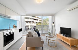 402/2 Willis Lane, Hampton, Vic 3188