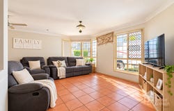 16 Danvers Court, Hillcrest, Qld 4118