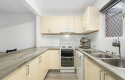 2/33 Bungalow Road, Roselands, NSW 2196