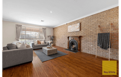 31 Cahill Drive, Brookfield, Vic 3338