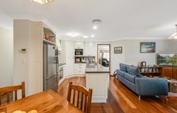 42 Lorraine Crescent, Centenary Heights, Qld 4350