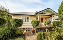 18 Leicester Street, Coorparoo, Qld 4151
