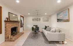 33 Oakmont Street, Carindale, Qld 4152