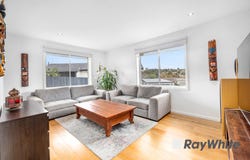 10 Clangula Court, Endeavour Hills, Vic 3802
