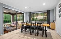 105 Chestnut Drive, Pine Mountain, Qld 4306