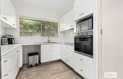 17 Pryor Place, Emerald, Qld 4720