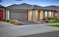 10 Rockley Road, Mickleham, Vic 3064
