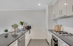 1 & 2/20 Negrita Street, Harristown, Qld 4350