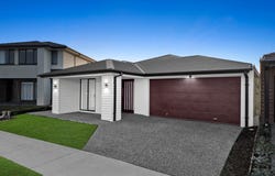 166 Villa Doria Drive, Clyde North, Vic 3978