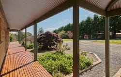115 McGraths Track, Hernes Oak, Vic 3825