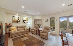 19 Windsor Drive, Hamilton, Vic 3300