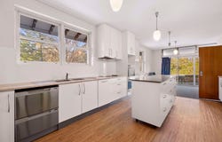 122 Empire Circuit, Yarralumla, ACT 2600