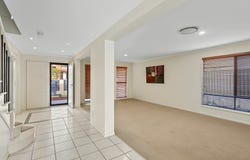 8 Lancaster Circuit, Stretton, Qld 4116