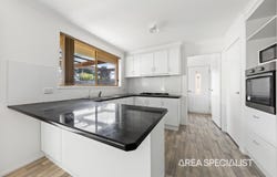 15 Holt Place, Pakenham, Vic 3810