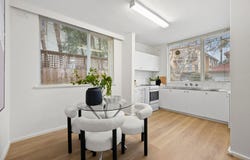 1/20 Pine Avenue, Elwood, Vic 3184