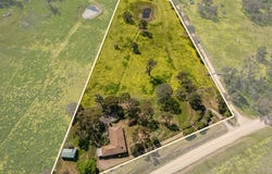 110 Dellven Drive, Table Top, NSW 2640