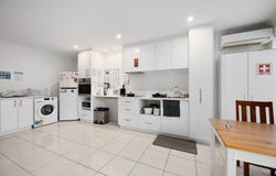 2/90 West Churchill Avenue, Lake Coogee, WA 6166