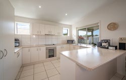 10 Prospect Place, Cooroy, Qld 4563