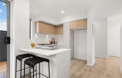 2/5 Whitesides Avenue, Sunshine West, Vic 3020