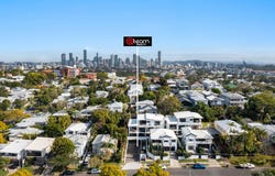 2/52 Dover Street, Hawthorne, Qld 4171