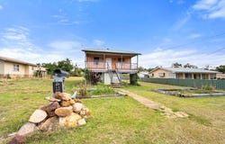 11 Dear Street, Gin Gin, Qld 4671