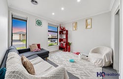 8 Farrington Avenue, Melton South, Vic 3338
