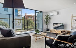 17/51 Sandy Bay Road, Battery Point, Tas 7004