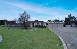 4 Mollison Court, Kilmore, Vic 3764