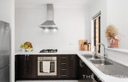 2/7 Crossville Way, Success, WA 6164