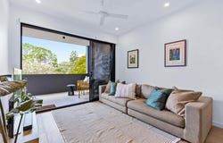 5/4 Shirley Street, Indooroopilly, Qld 4068