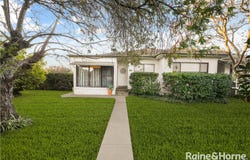4 Windsor Street, Macquarie Fields, NSW 2564