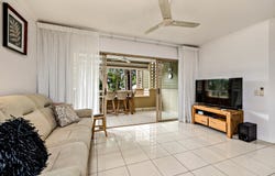 523/49-63 Williams Esplanade, Palm Cove, Qld 4879