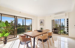 21/8 Admiralty Drive, Paradise Waters, Qld 4217