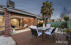 31 Faversham Avenue, Lake Gardens, Vic 3355
