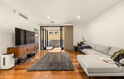 1/166 Norman Avenue, Norman Park, Qld 4170
