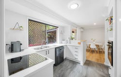 1/62-66 Brown Street, Labrador, Qld 4215