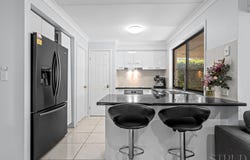 10 Willowtree Drive, Flinders View, Qld 4305