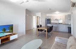 1009/8 win st, Eight Mile Plains, Qld 4113