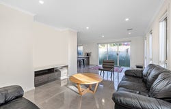 11/12 Stanbury Avenue, Canadian, Vic 3350