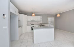 2/77 Pasley Street, Sunbury, Vic 3429