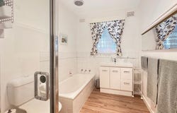 121 Avoca Crescent, Maryborough, Vic 3465