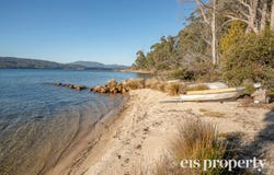 187 Esperance Coast Road, Surges Bay, Tas 7116