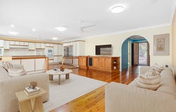 9 Treseder Street, The Range, Qld 4700