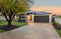 5 Batavia Way, Salter Point, WA 6152