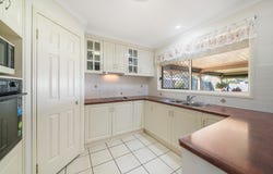 10 Macrossan Street, Cranley, Qld 4350