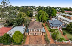 126 James Street, South Toowoomba, Qld 4350